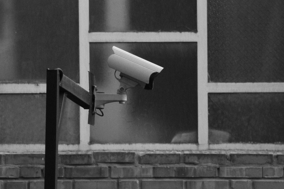 Edge AI vs. Server AI: How Smarter Cameras Are Eradicating False Alarms